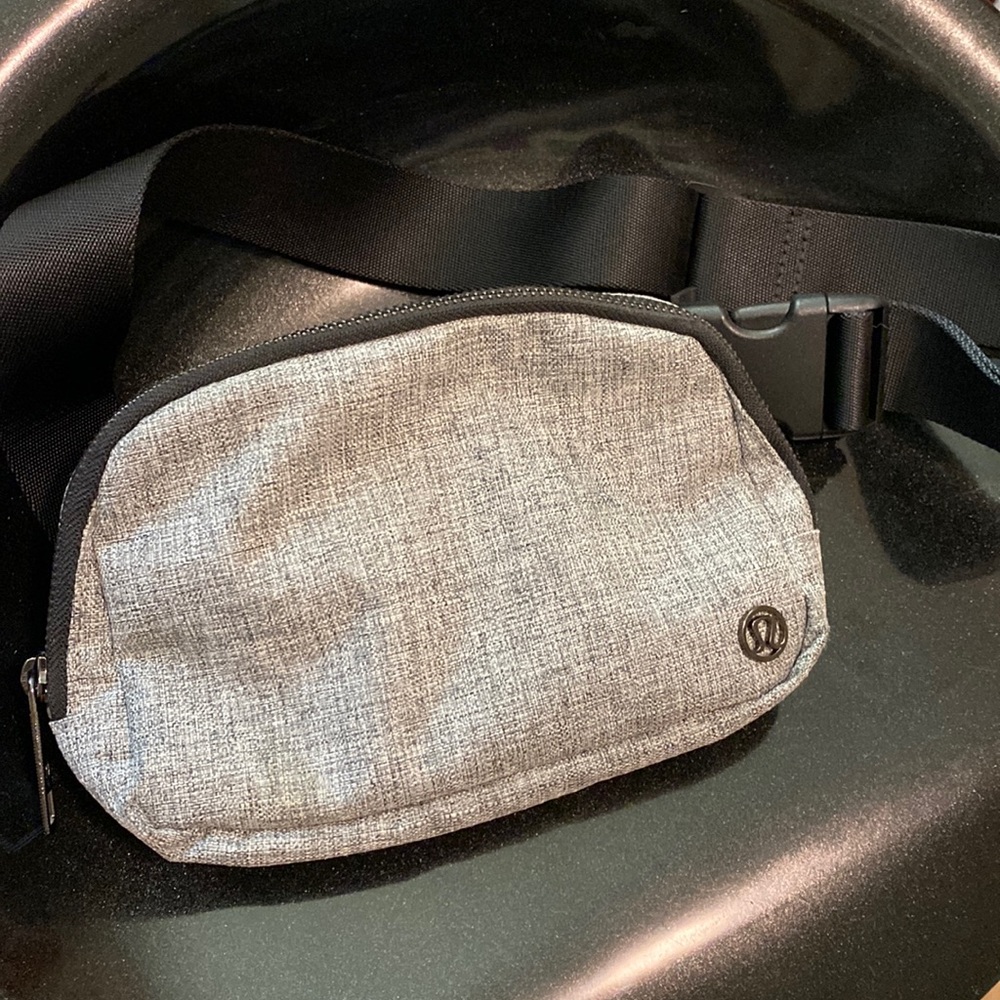 lululemon limited edition fannypack